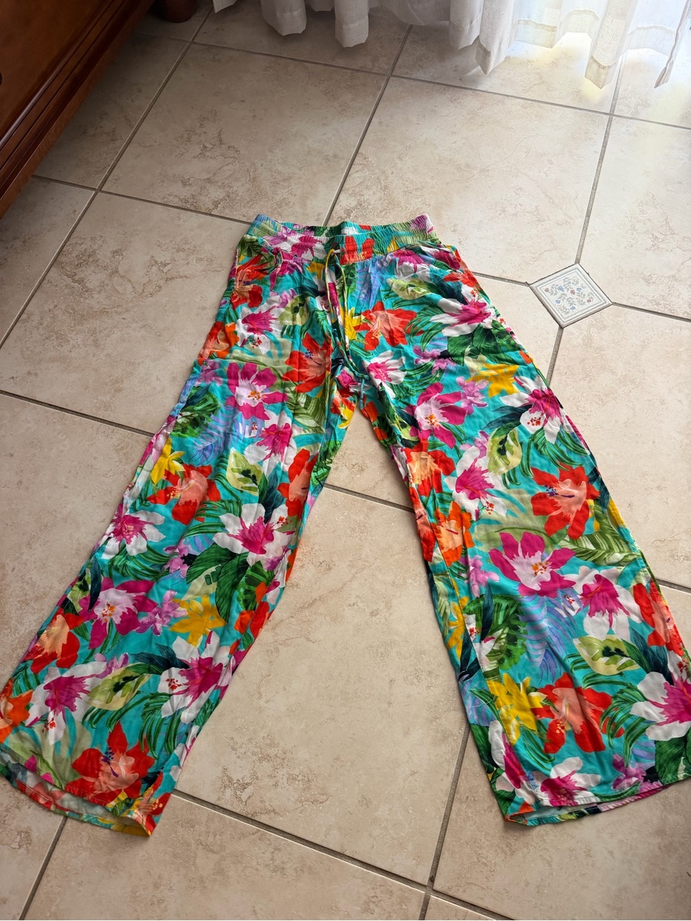 Tropical Floral Open Wide-Leg Lounge Pants - Multicolor.LA BLANCA